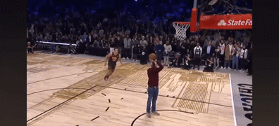 动图预警??近10年满分扣篮？麦克朗霸屏 拉文&戈登世纪大战