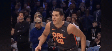 动图预警??近10年满分扣篮？麦克朗霸屏 拉文&戈登世纪大战