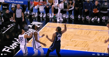 血帽但是干扰球了?卡特摘板补扣 小贾伦从篮筐下伸手大帽